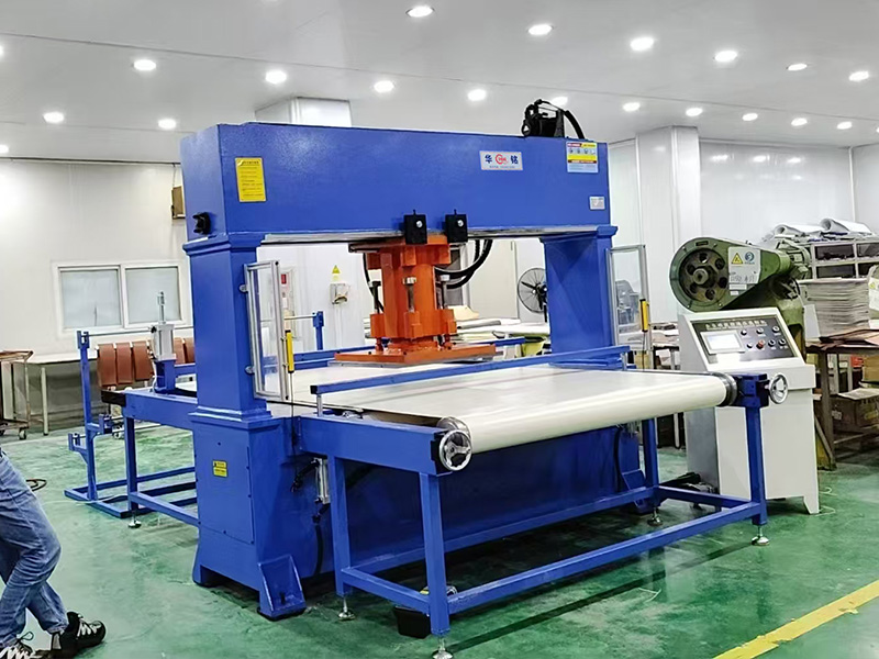 皮帶輸送式全自動裁斷機